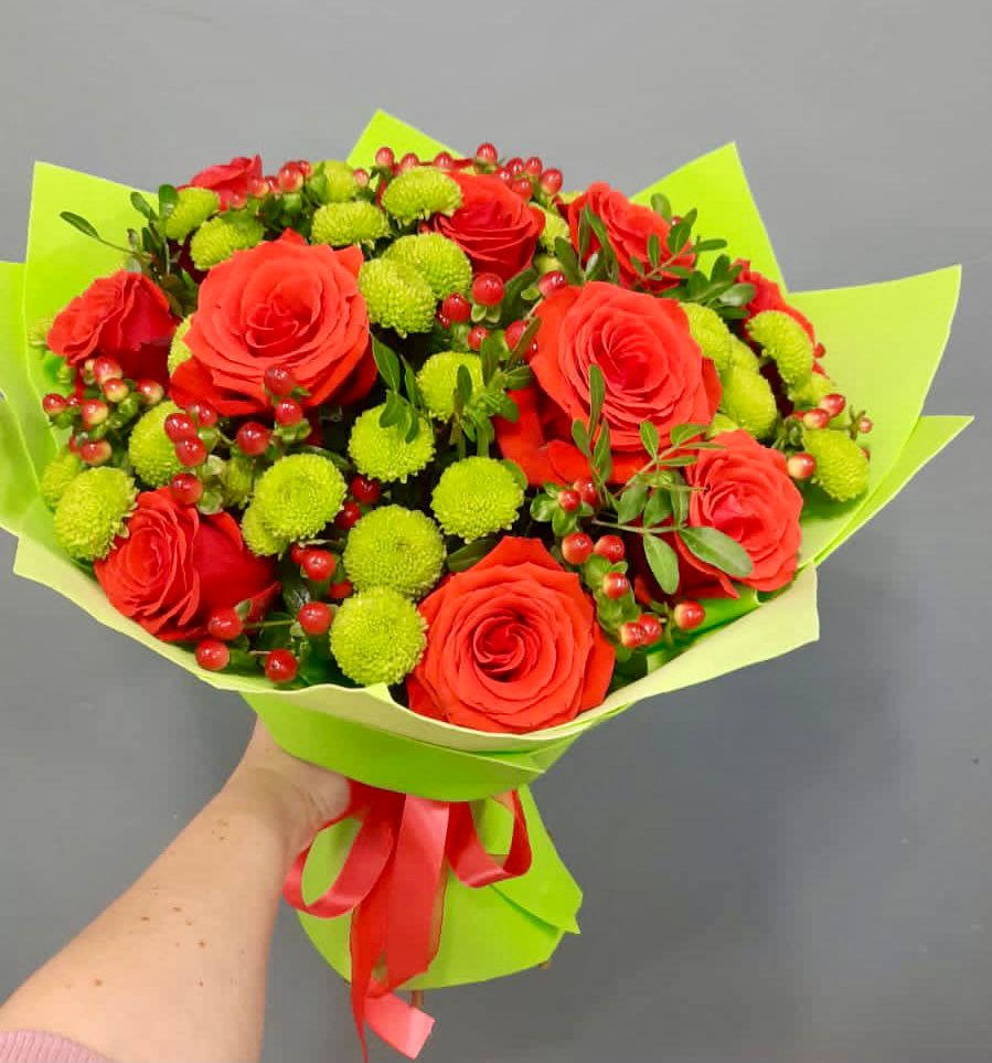 Букет цветов из: Хризантемы и Розы во Владимировской