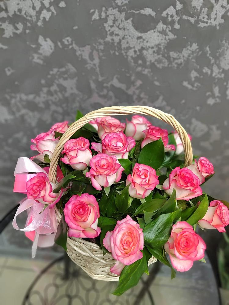 Цветочная композиция из Розы в корзине во Владимировской