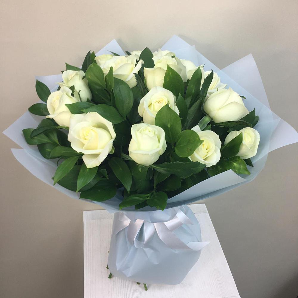 Букет 15 Белых роз Проуд во Владимировской
