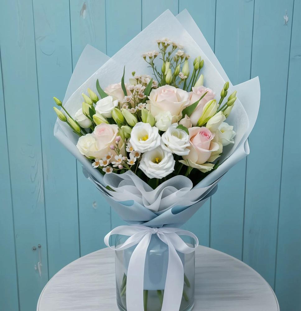 Букет цветов из: Розы и Лизиантусы во Владимировской