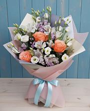 Букет цветов из:  Лизиантусы, Розы, Альстромерии и Гипсофила во Владимировской