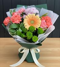Букет цветов из:  Гвоздики, Розы, Герберы и Хризантемы во Владимировской