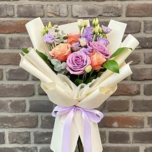 Букет цветов из:  Лизиантусы и Розы во Владимировской