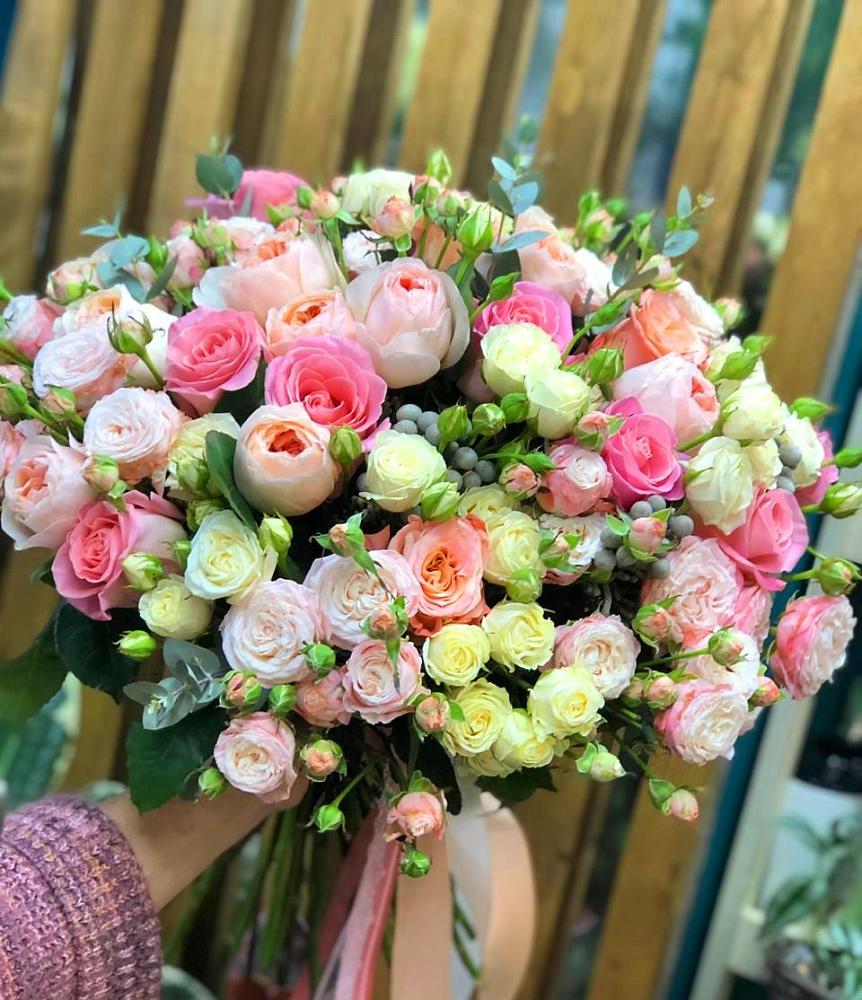 Букет цветов из: Розы во Владимировской