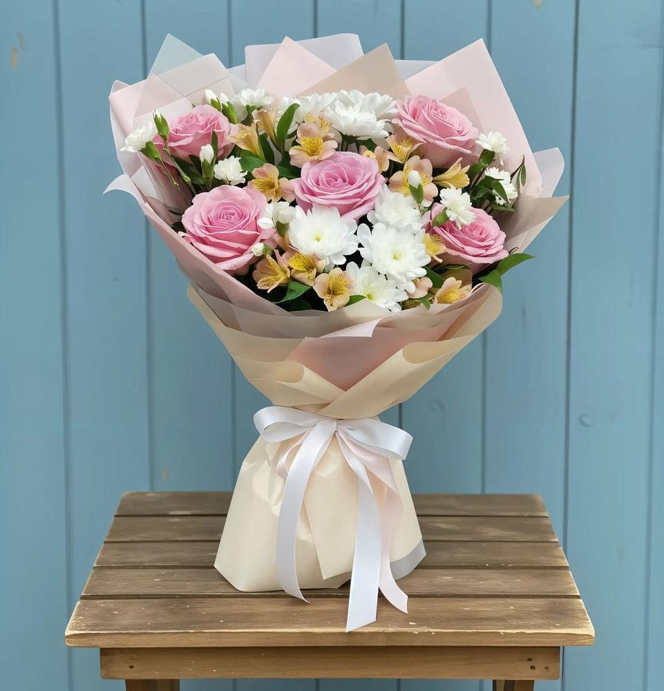 Букет цветов из: Гвоздики, Орхидеи и Розы во Владимировской